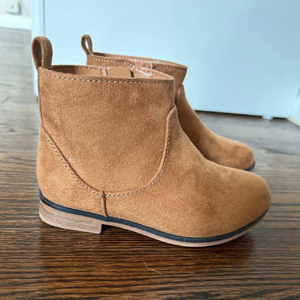 Cat and Jack Brown Suede Toddler Booties